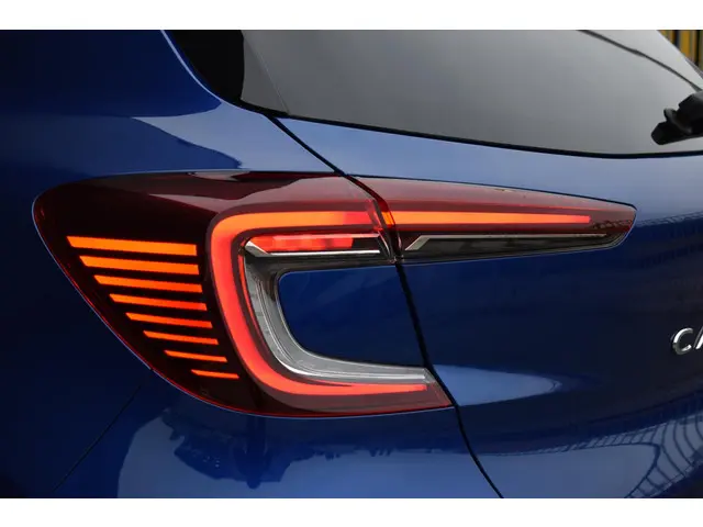Renault Captur Mild Hybrid 160 PK R.S. Line 2022 Benzine 6