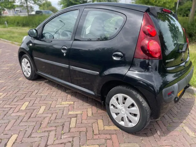 Peugeot 107 1.0 Active-Airco-1e eigenaar 2012 Benzine 5