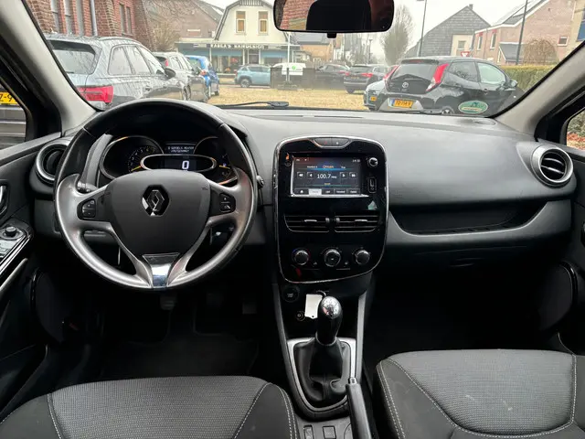 Renault Clio Estate 0.9 TCe Night&Day 2015 Benzine 12