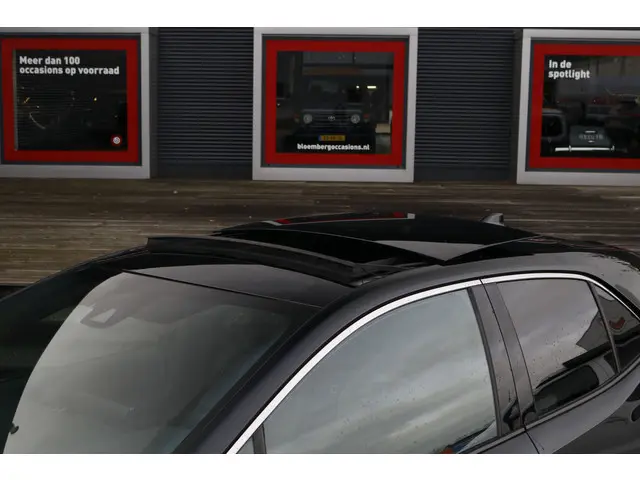 Toyota Corolla 1.8 Hybrid Executive 2019 Hybride Benzine 4