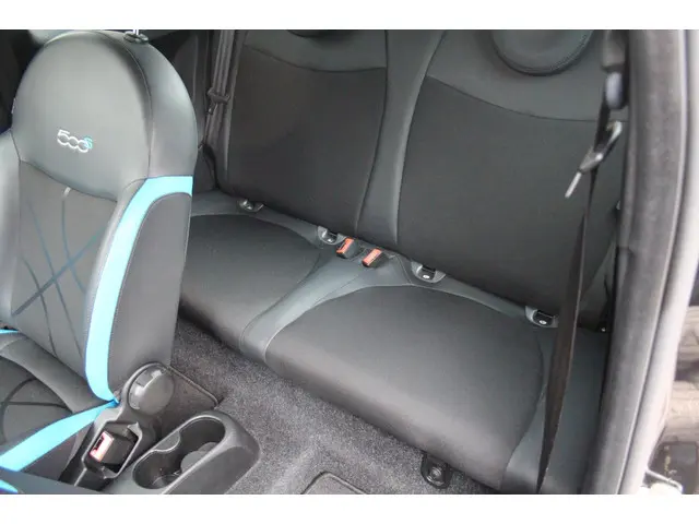 Fiat 500 1.2 S * Automaat / Half-leder / Navi * 2018 Benzine 13