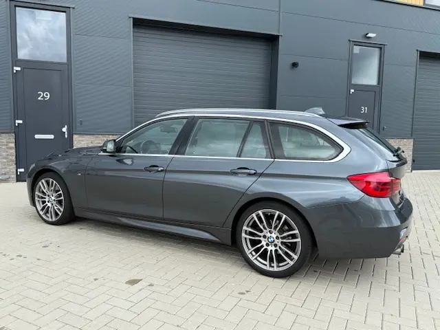 BMW 3 Serie Touring 330i xDrive M Sport 2015 Benzine 14