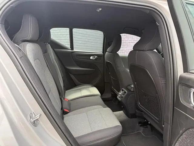 Volvo XC40 2.0 B3 Plus Dark 2023 Benzine 6