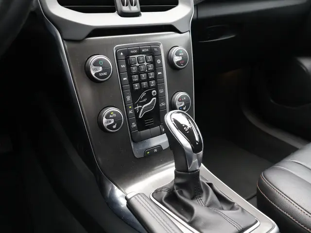 Volvo V40 Cross Country T4 Automaat Summum 2015 Benzine 16
