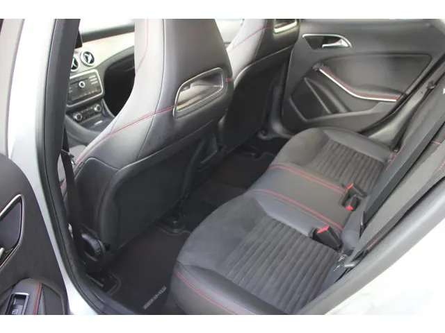 Mercedes-Benz GLA 180 Ambition AMG Line 2017 Benzine 6