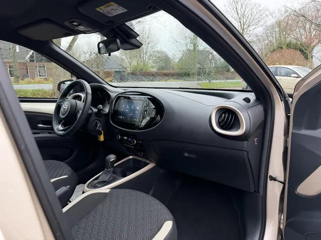 Toyota Aygo X 1.0 VVT-i S-CVT Pulse 2024 Benzine 8