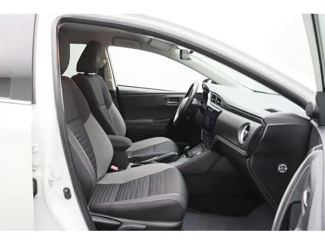 Toyota Auris 1.8 Hybrid Lease Pro 2015 Hybride Benzine 17