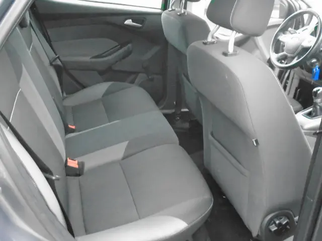 Ford Focus Wagon 1.0 EcoBoost Trend / AIRCO 2012 Benzine 18