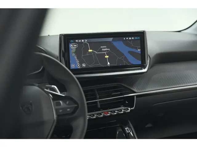 Peugeot 208 Hybrid 100 e-DCS6 Allure 2024 Benzine 54