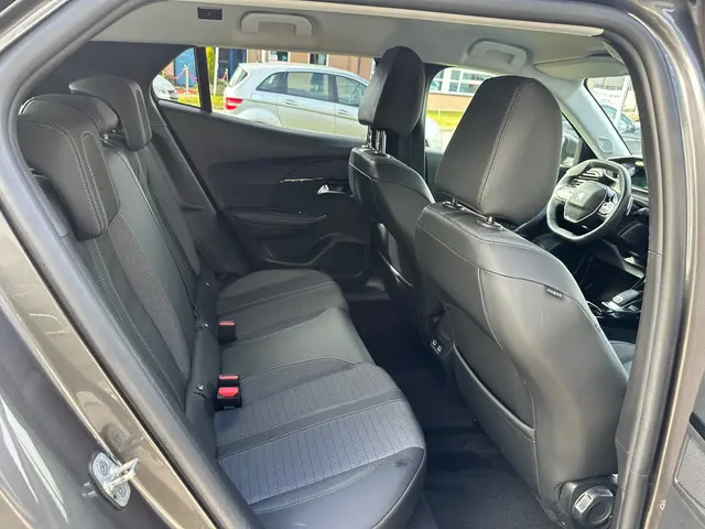 Peugeot 2008 1.2 PureTech Allure Pack 2021 Benzine 17