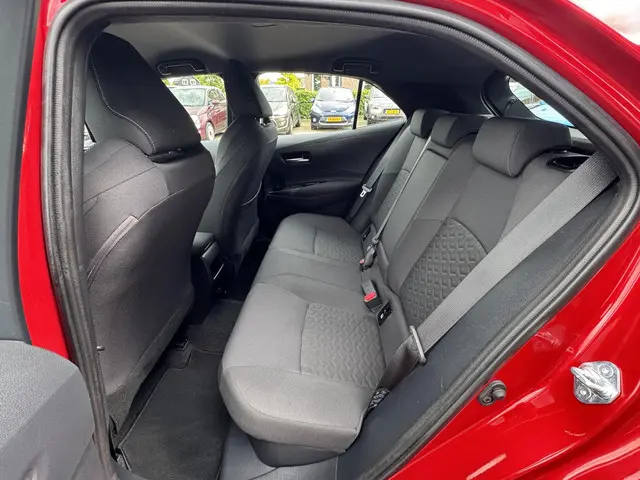 Toyota Corolla 1.8 Hybrid Active 2021 Hybride Benzine 16