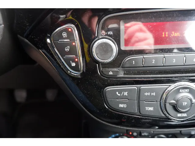 Opel ADAM 1.4 Glam Apk dec 2026. 2016 Benzine 9