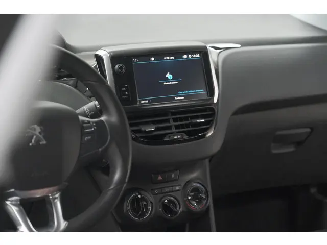 Peugeot 208 PureTech 82 Signature 2019 Benzine 48