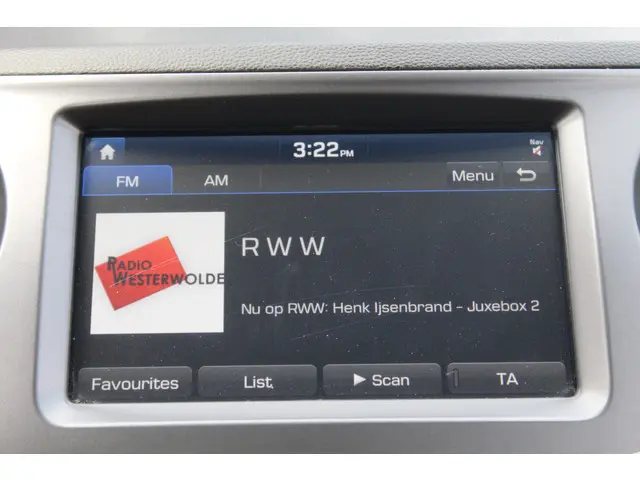 Hyundai i10 1.0i Comfort//5Drs//Navi!! 2018 Benzine 18