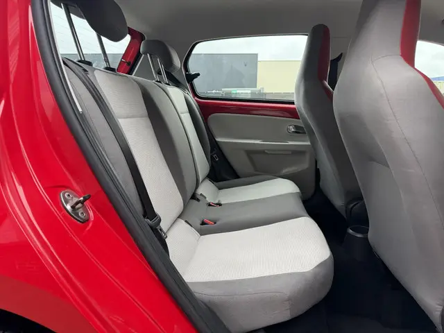 Volkswagen up! 1.0 high up! BlueMotion 2013 Benzine 9