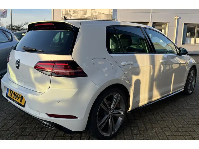 Volkswagen Golf 1.4 TSI Highline Business R 2017 Benzine 4