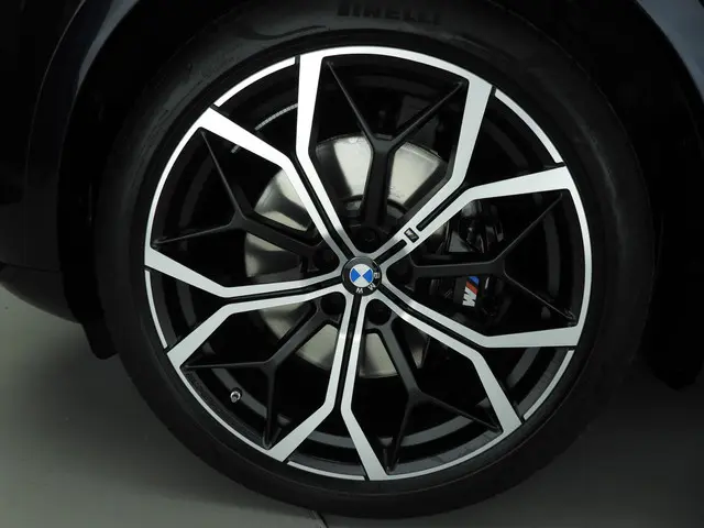 BMW X7 xDrive40i 2023 Benzine 51