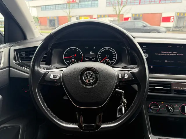 Volkswagen Polo 1.0 TSI Comfortline 5 drs 2018 Benzine 12