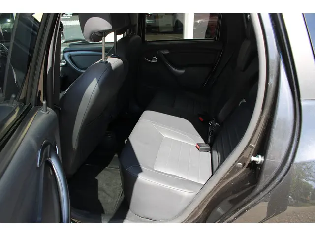 Dacia Duster 1.2 TCe 4x2 Blackshadow 2017 Benzine 13