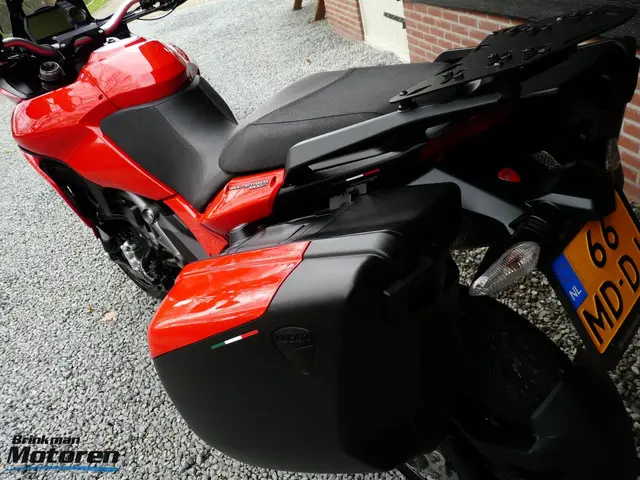 Ducati Multistrada 1200 S Touring 2013 Benzine 19