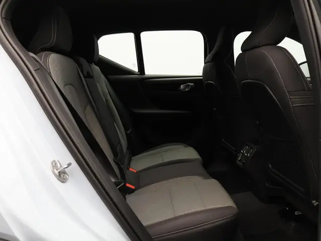 Volvo XC40 2.0 B4 Plus Dark 2025 Benzine 11