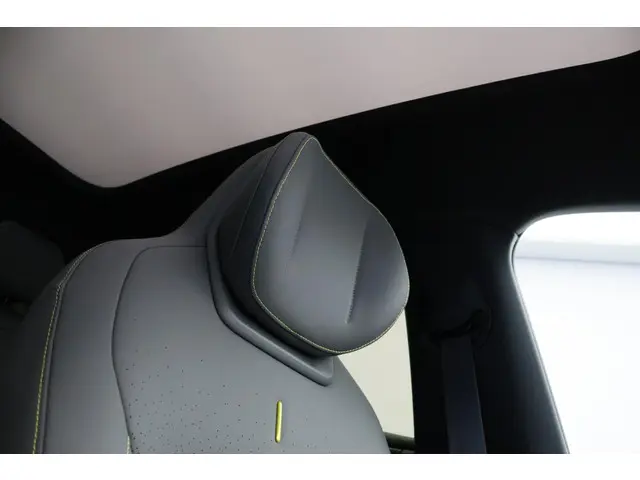Lynk & Co 02 More 66 kWh 2025 Elektrisch 15