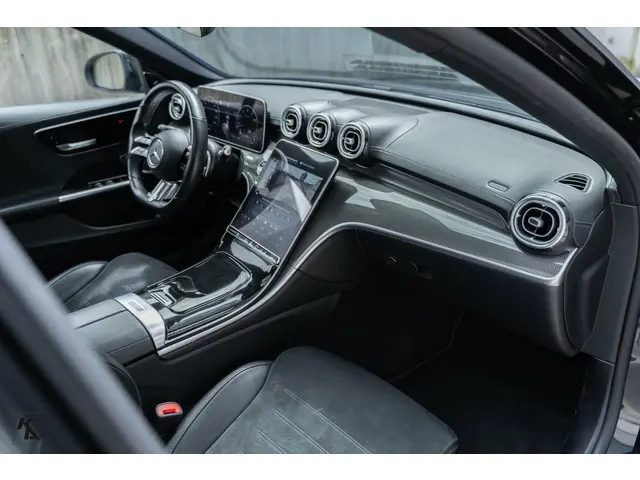 Mercedes-Benz C-Klasse 300 AMG Line 2021 Benzine 68