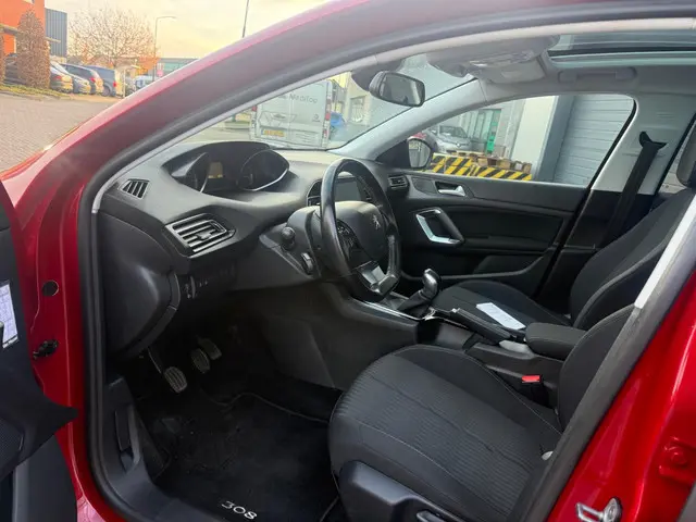 Peugeot 308 SW 1.2 PureTech Blue Lion 2017 Benzine 12