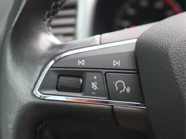 SEAT Ateca 1.5 TSI 150 PK Style Business 2020 Benzine 25