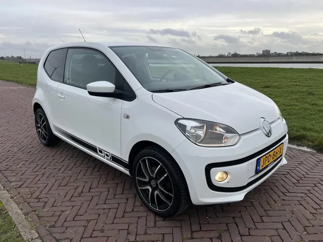 Volkswagen up! High Up! 2014 Benzine 3