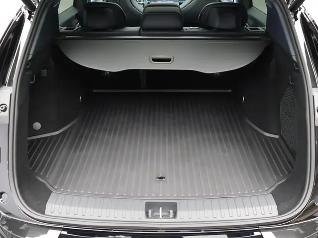 Lynk & Co 08 1.5 More 2026 Hybride Benzine 12