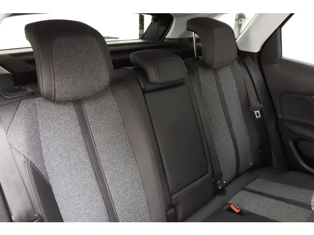 Peugeot 3008 1.2 PureTech Première 2018 Benzine 17