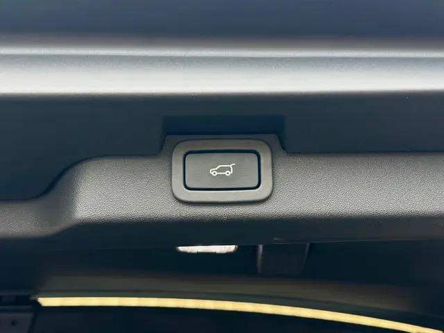 Land Rover Discovery 3.0 Td6 HSE Luxury 2019 Diesel 41