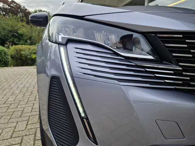 Peugeot 3008 1.2 Hybrid 136 Allure 2024 Hybride Benzine 9