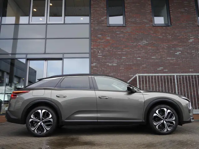 Citroën C5 X 1.6 180PK PureTech Shine 2022 Benzine 2