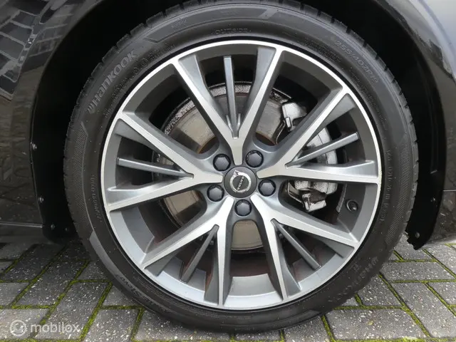 Volvo V90 2.0 T5 R-Design 2017 Benzine 9