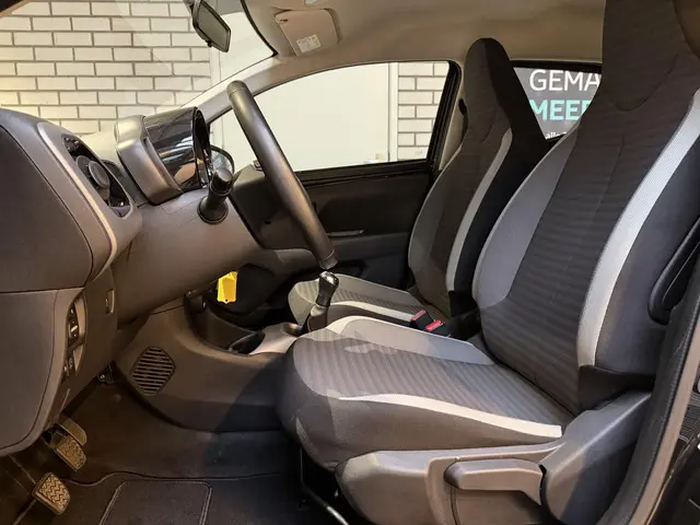 Toyota Aygo 1.0 VVT-i x-play 2020 Benzine 11