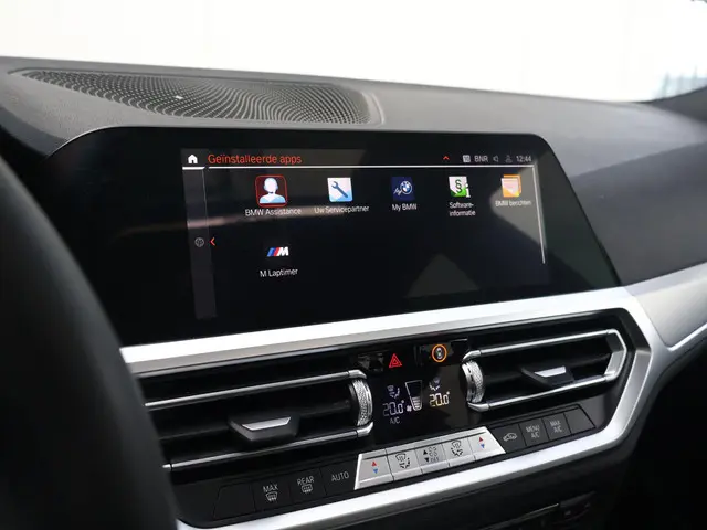 BMW 3 Serie 320i Executive Edition 2021 Benzine 41