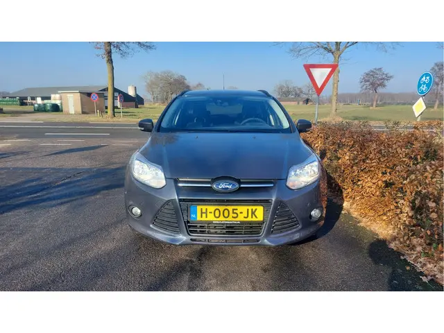 Ford Focus Wagon 1.0 EcoBoost Titanium 2013 Benzine 8