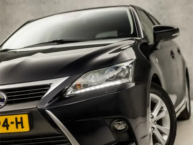Lexus CT 200h 25th Edition 2015 Hybride Benzine 13