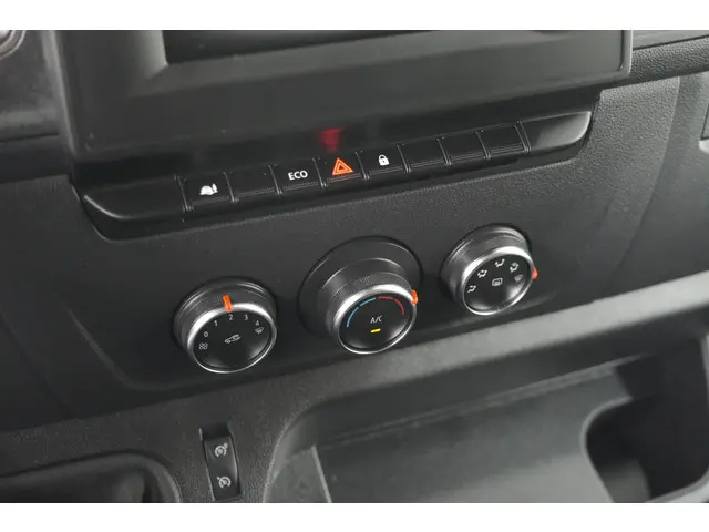 Renault Master T35 2.3 dCi 135 L2H2 Comfort 2022 Diesel 46