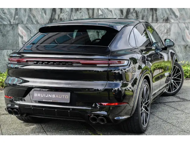 Porsche Cayenne Coupé 3.0 E-Hybrid 2025 Hybride Benzine 3