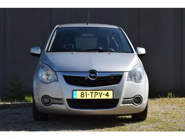 Opel Agila 1.2 Edition 2012 Benzine 3