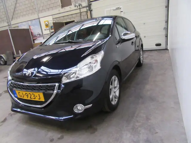 Peugeot 208 1.2 PureTech Style Pack 2015 Benzine 2