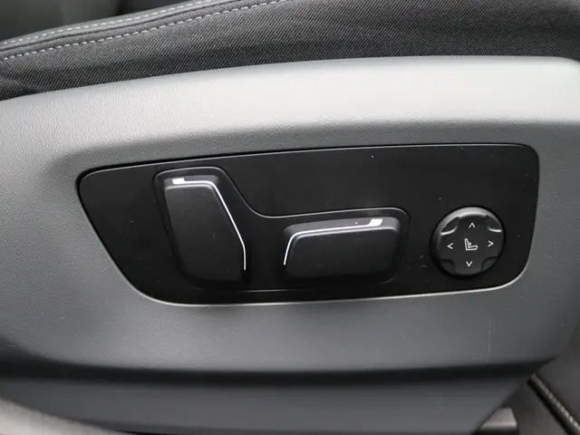 BMW i5 M60 xDrive 2023 Elektrisch 30