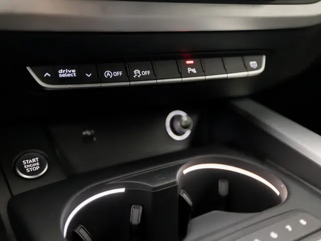 Audi A4 Avant 45 TFSI quattro Sport S line 2019 Benzine 28