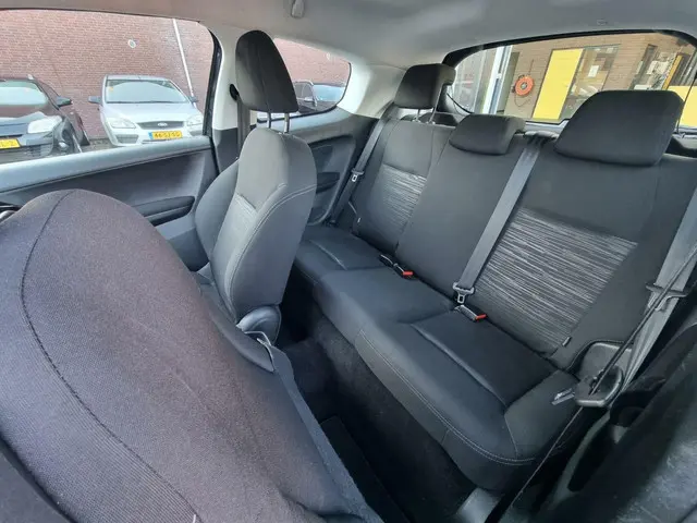 Peugeot 208 1.0 VTi Access 2014 Benzine 10