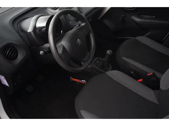 Peugeot 108 1.0 e-VTi Access / Radio / NAP 2018 Benzine 11