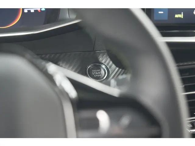 Peugeot 208 PureTech 100 GT 2024 Benzine 38
