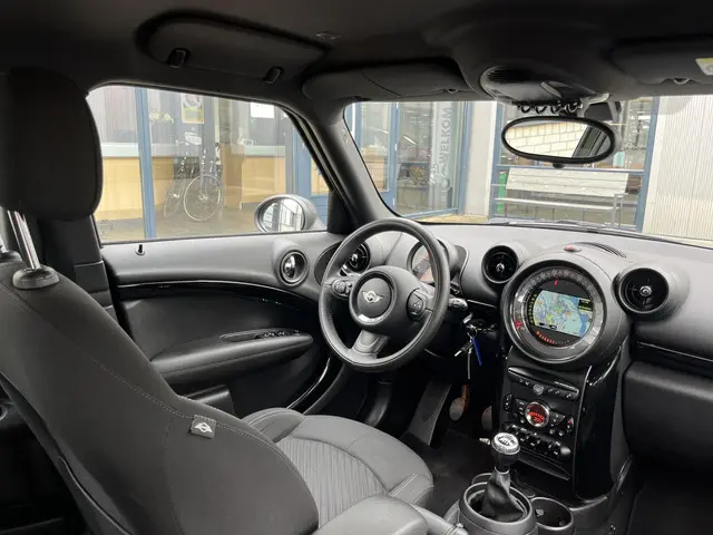 MINI Countryman 1.6 One Pepper 2016 Benzine 34